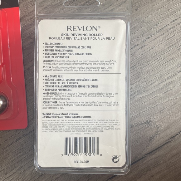 Revlon Rose Quartz Skin Reviving Roller with Refills - Picture 2 of 5